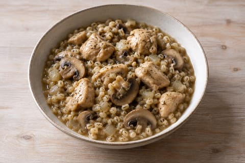 Chicken, mushroom and pearl barley pan — finished-dish illustration