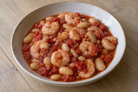Prawn, tomato and butter bean pan — finished-dish illustration