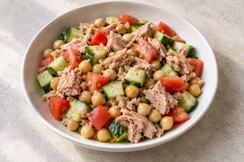 Tuna, chickpea and lemon salad — finished-dish illustration